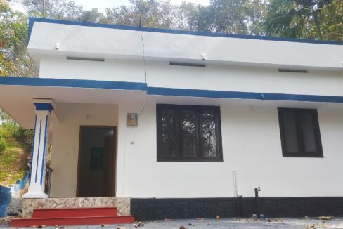 7.5 Cent Land with 2BHK House for Sale in Kothanalloor